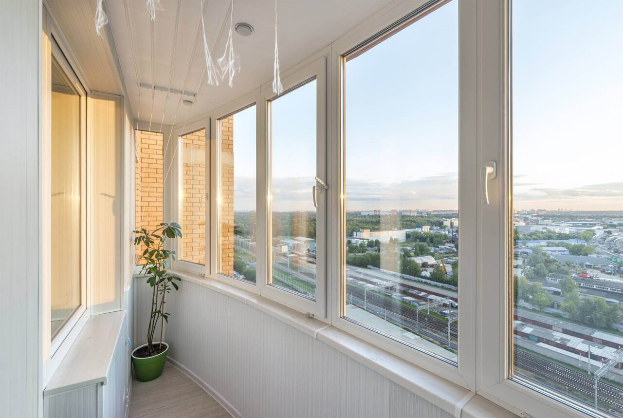 Остекление балкона системами на основе ПВХ профилей - фото №1 Остекление балкона системами на основе ПВХ профилей - фото №1